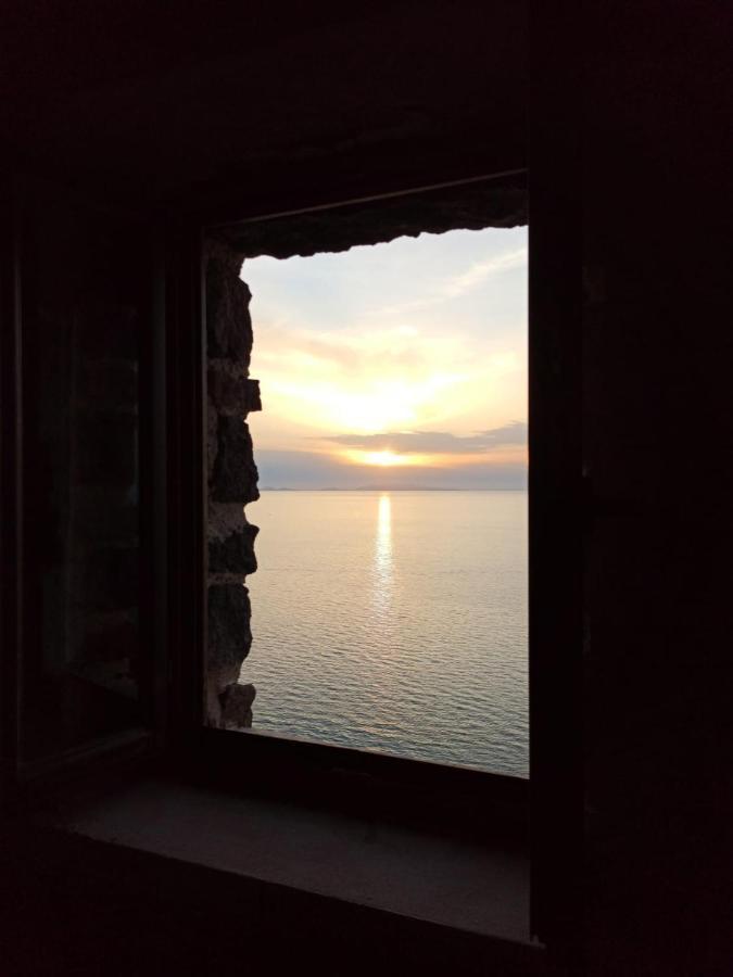 La Petronilla Apartment กัสเตลซาร์โด ภายนอก รูปภาพ