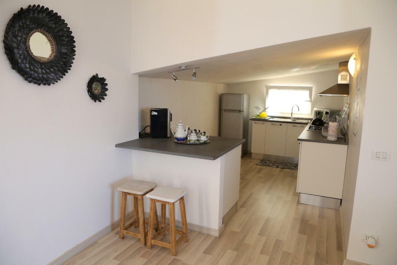 La Petronilla Apartment กัสเตลซาร์โด ภายนอก รูปภาพ